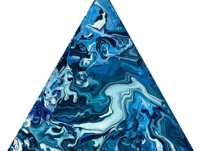 FLUID ART TRIANGLE